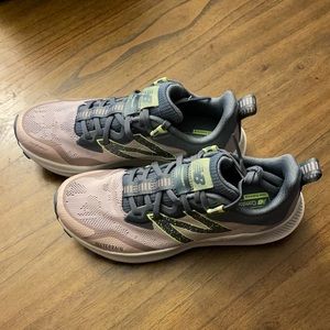 Women’s New Balance Trail Running 7.5